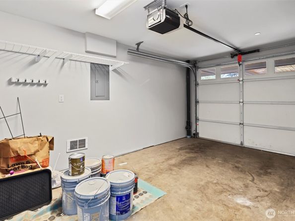 4202 Linden Avenue N, Seattle WA 98103