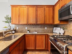 4202 Linden Avenue N, Seattle WA 98103