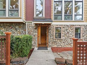 4202 Linden Avenue N, Seattle WA 98103