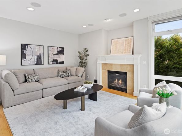 4202 Linden Avenue N, Seattle WA 98103