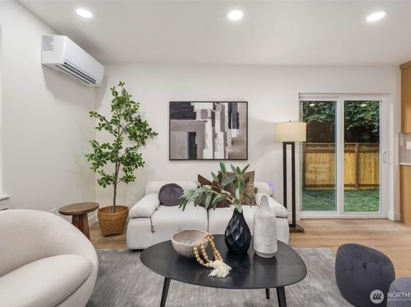 14035 2nd Avenue NW B, Seattle WA 98177