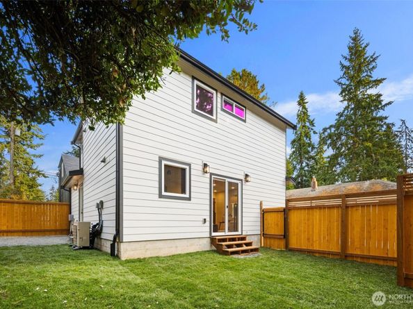 14035 2nd Avenue NW B, Seattle WA 98177