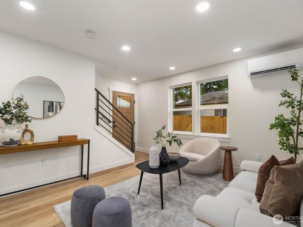 14035 2nd Avenue NW B, Seattle WA 98177