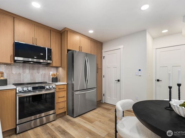 14035 2nd Avenue NW B, Seattle WA 98177