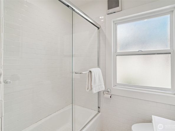 4714 4th Avenue NE, Seattle WA 98105