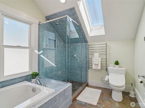 4714 4th Avenue NE, Seattle WA 98105