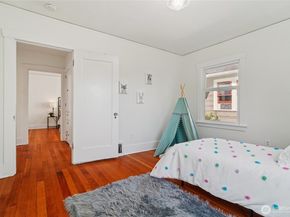 4714 4th Avenue NE, Seattle WA 98105