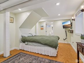 4714 4th Avenue NE, Seattle WA 98105