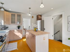 4714 4th Avenue NE, Seattle WA 98105