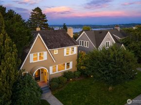 3832 48th Avenue NE, Seattle WA 98105