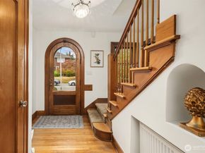 3832 48th Avenue NE, Seattle WA 98105