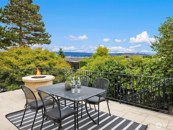 3832 48th Avenue NE, Seattle WA 98105