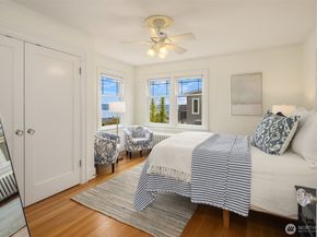 3832 48th Avenue NE, Seattle WA 98105