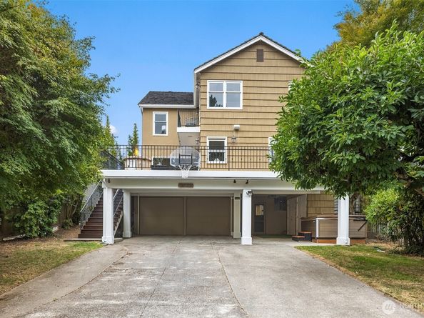 3832 48th Avenue NE, Seattle WA 98105