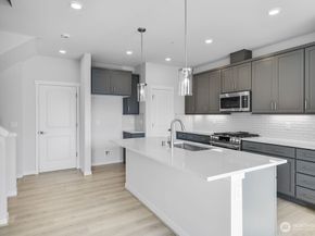 13211 NE 127th Way B, Kirkland WA 98034