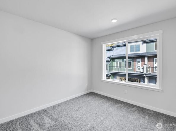 13211 NE 127th Way B, Kirkland WA 98034