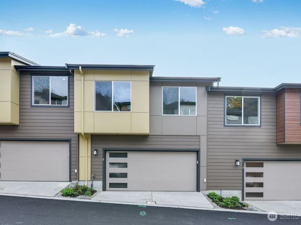 13211 NE 127th Way B, Kirkland WA 98034