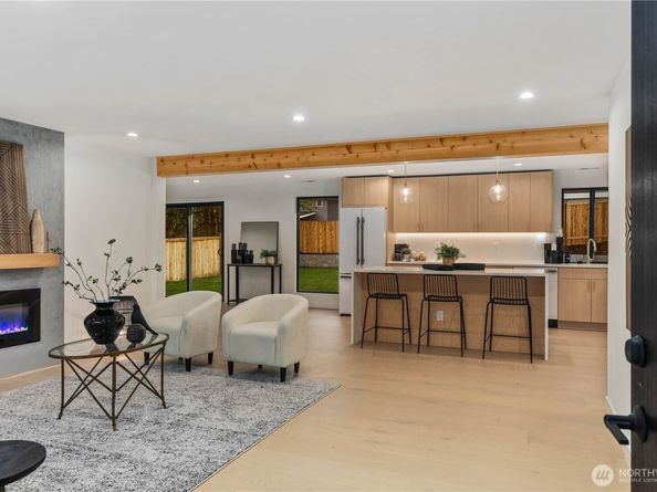 11715 SE 64th Street, Bellevue WA 98006