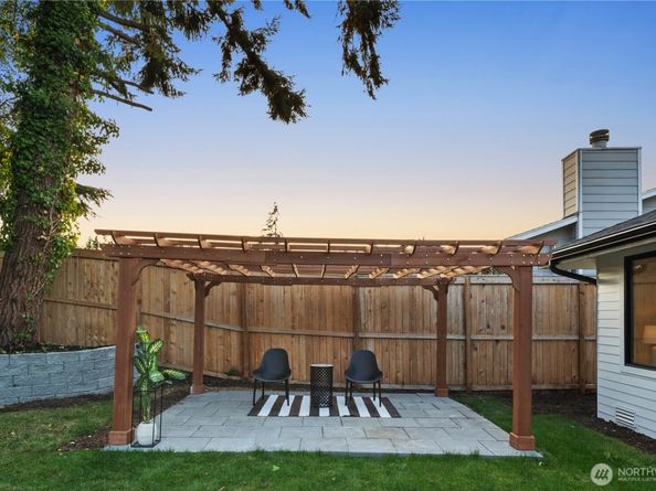 11715 SE 64th Street, Bellevue WA 98006