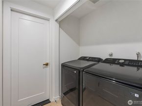 11715 SE 64th Street, Bellevue WA 98006