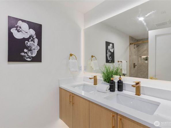 11715 SE 64th Street, Bellevue WA 98006