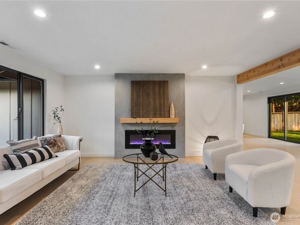 11715 SE 64th Street, Bellevue WA 98006