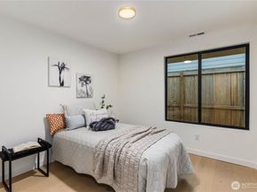 11715 SE 64th Street, Bellevue WA 98006