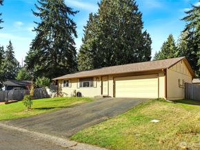 250 NE Silver Pine Drive, Bremerton WA 98311