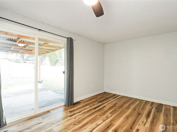 250 NE Silver Pine Drive, Bremerton WA 98311