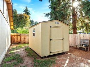 250 NE Silver Pine Drive, Bremerton WA 98311