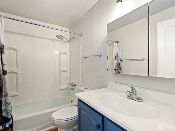 250 NE Silver Pine Drive, Bremerton WA 98311