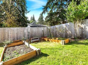 250 NE Silver Pine Drive, Bremerton WA 98311