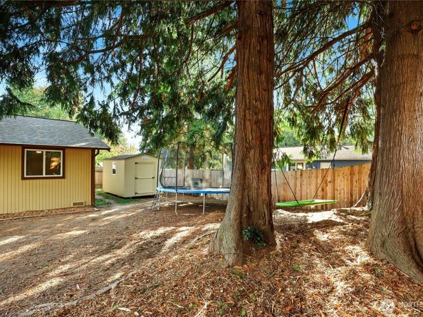 250 NE Silver Pine Drive, Bremerton WA 98311
