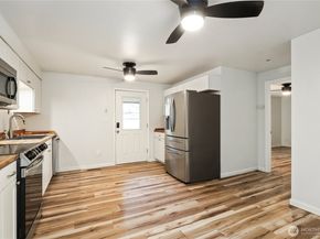 250 NE Silver Pine Drive, Bremerton WA 98311
