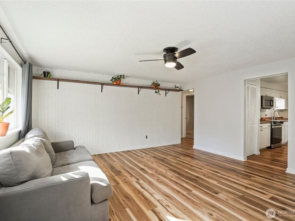 250 NE Silver Pine Drive, Bremerton WA 98311