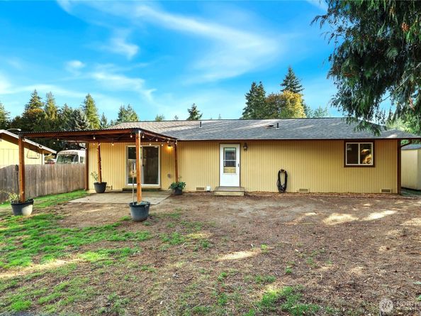 250 NE Silver Pine Drive, Bremerton WA 98311
