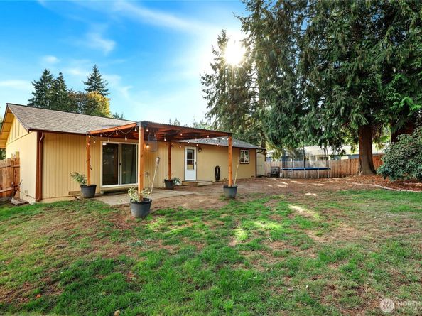 250 NE Silver Pine Drive, Bremerton WA 98311