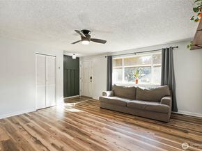 250 NE Silver Pine Drive, Bremerton WA 98311