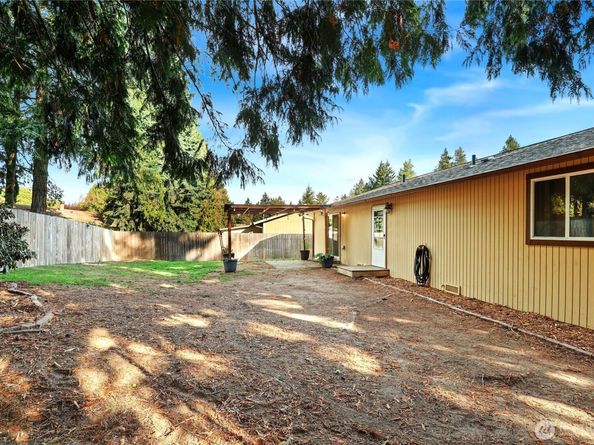 250 NE Silver Pine Drive, Bremerton WA 98311