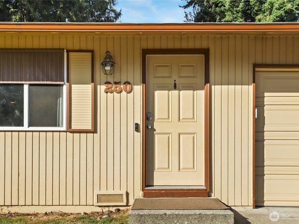 250 NE Silver Pine Drive, Bremerton WA 98311