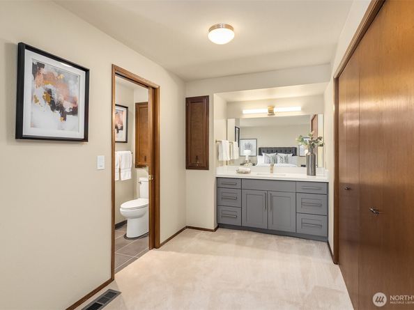 15713 37th Avenue NE, Lake Forest Park WA 98155