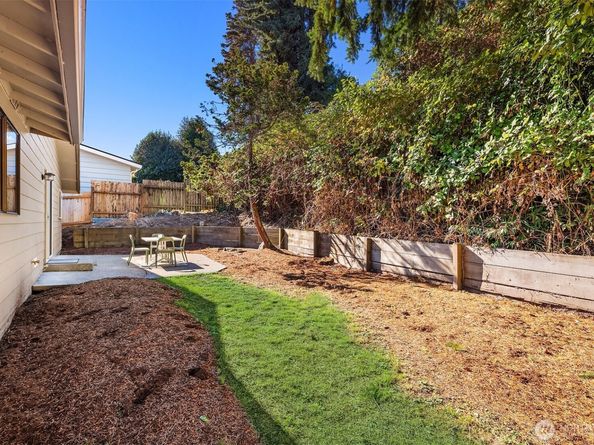 15713 37th Avenue NE, Lake Forest Park WA 98155