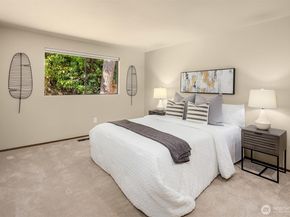 15713 37th Avenue NE, Lake Forest Park WA 98155