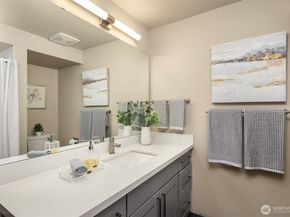 15713 37th Avenue NE, Lake Forest Park WA 98155