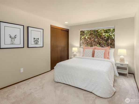 15713 37th Avenue NE, Lake Forest Park WA 98155
