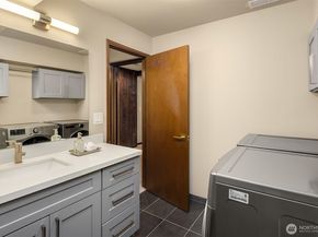 15713 37th Avenue NE, Lake Forest Park WA 98155