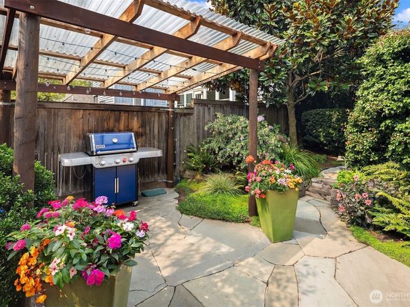 4029 Ashworth Avenue N, Seattle WA 98103