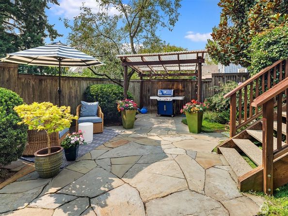 4029 Ashworth Avenue N, Seattle WA 98103