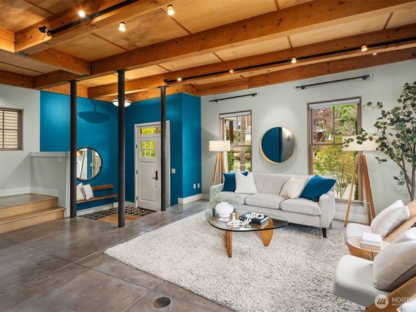 4029 Ashworth Avenue N, Seattle WA 98103