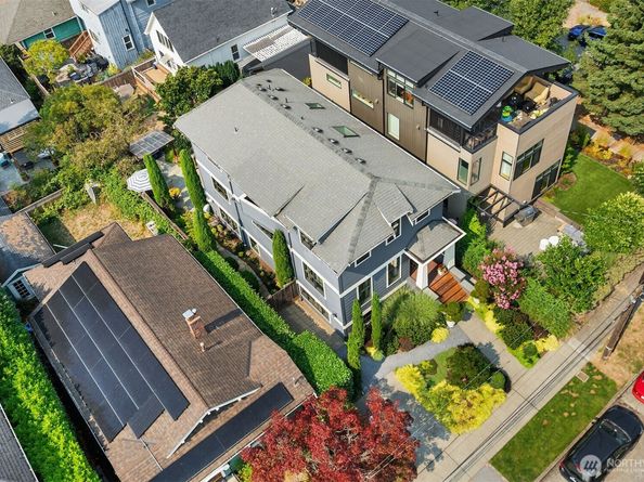 4029 Ashworth Avenue N, Seattle WA 98103